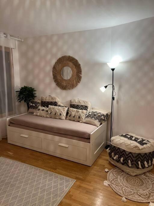 Paris-Montrouge Magnifique Appartement 3 Pieces De 75M2 Avec Parking - Tres Cosy Pour 1 - 8 Personnes Refait A Neuf -Entire Apartment Luxurious And Warm -Montrouge Paris 14Eme - Proche Aeroport Orly Parc Expositions Porte De Versailles Free Wifi Grat Exterior foto